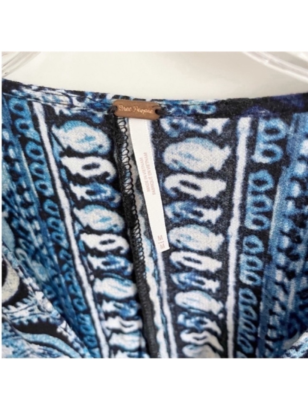 Free People Wild & Free shirt blue white paisley cropped bohemian long sleeves - Picture 7 of 10